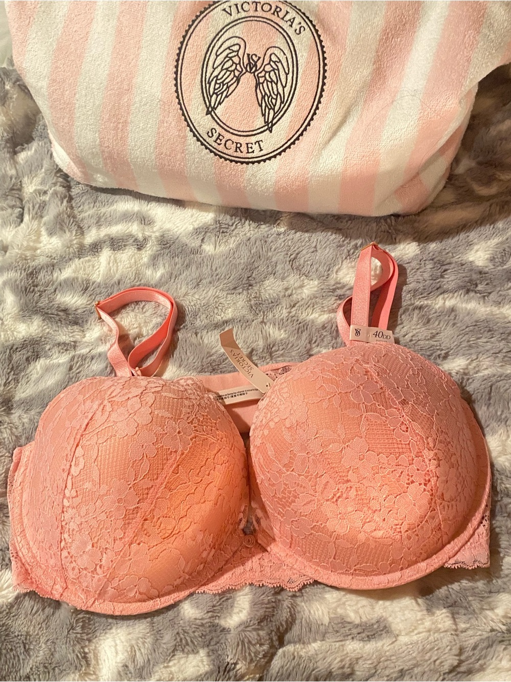 Victoria's Secret Coral Pink Lace Push-Up Bra